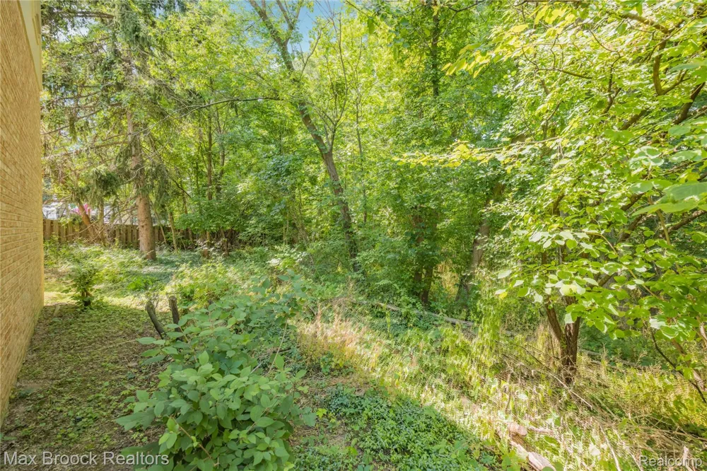 31223 Country Ridge Circle Farmington Hills City, MI 48331