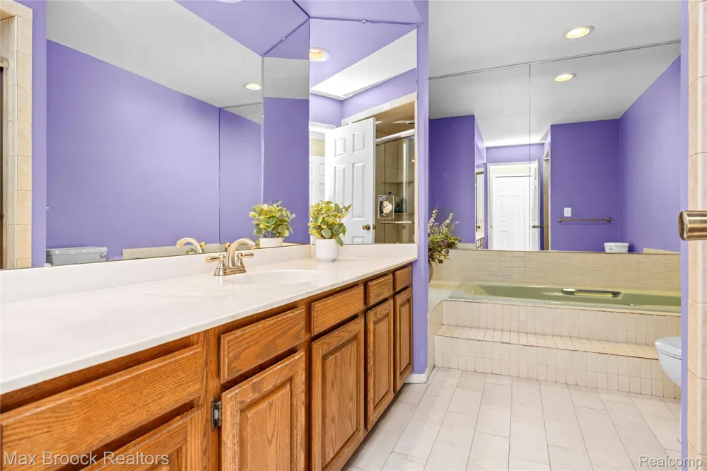 31223 Country Ridge Circle Farmington Hills City, MI 48331