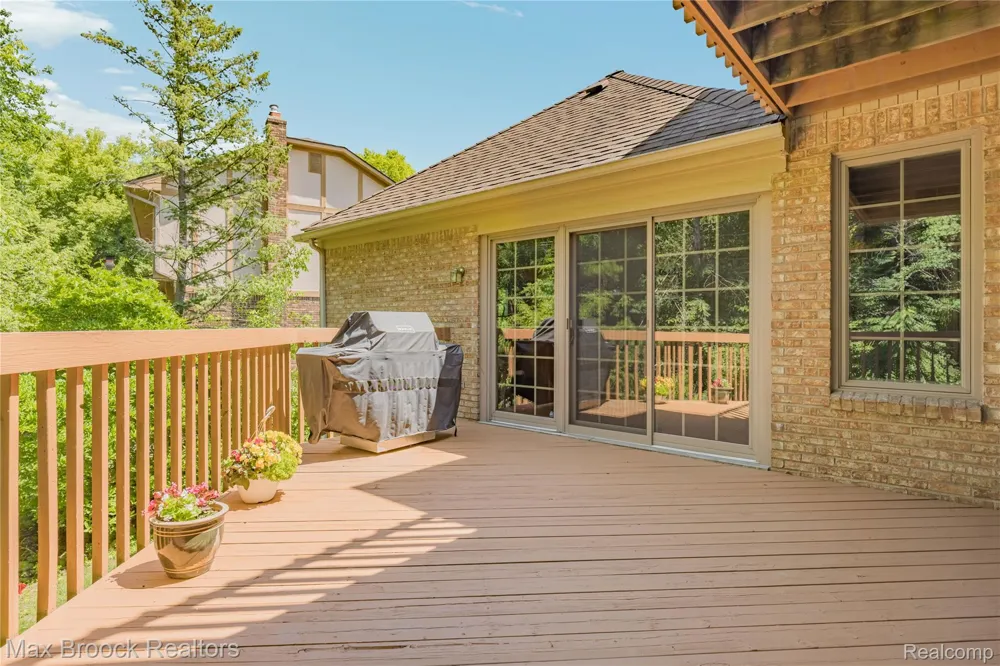 31223 Country Ridge Circle Farmington Hills City, MI 48331