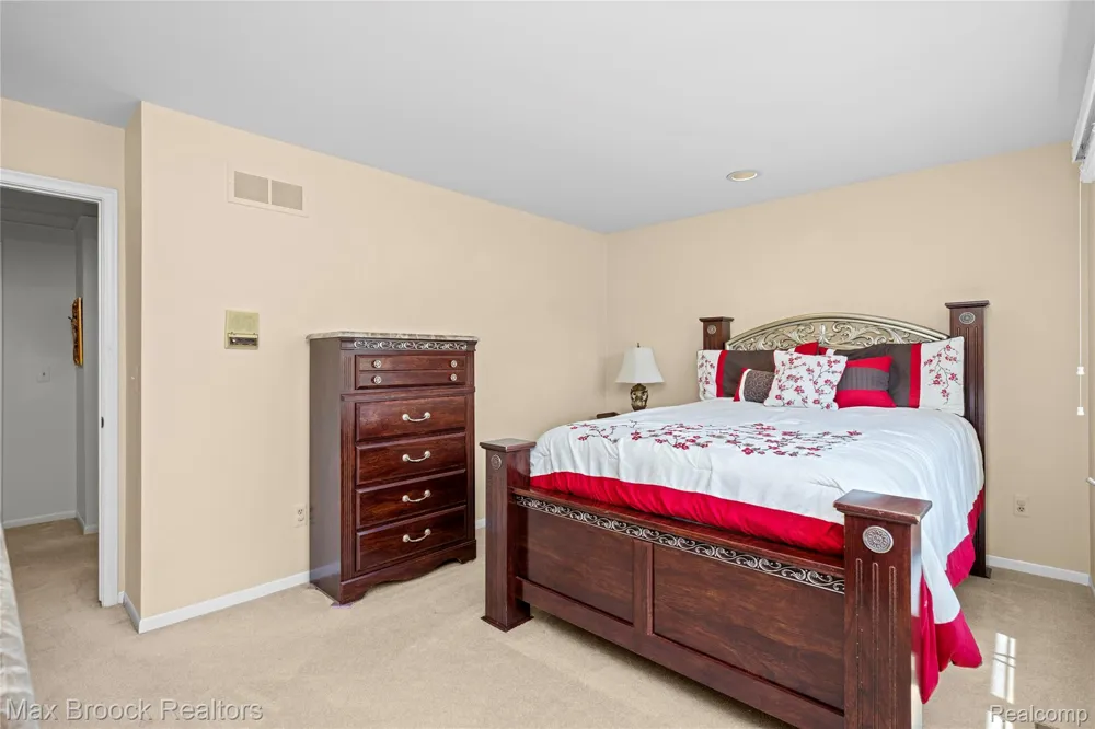 31223 Country Ridge Circle Farmington Hills City, MI 48331