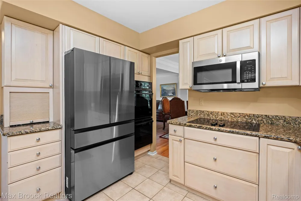 31223 Country Ridge Circle Farmington Hills City, MI 48331