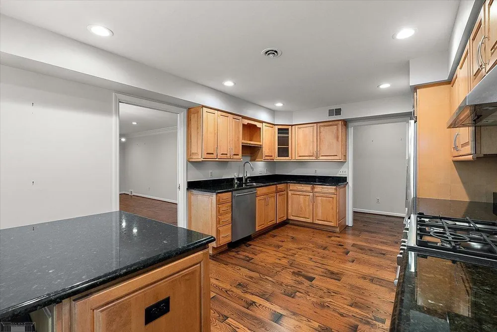 141 Windwood Pointe Road St Clair Shores City, MI 48080