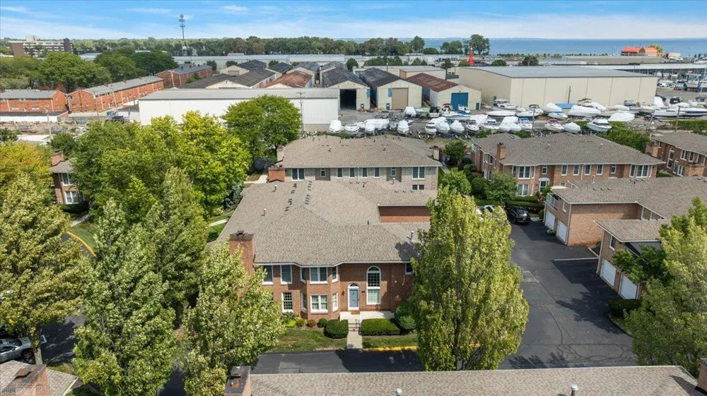 141 Windwood Pointe Road St Clair Shores City, MI 48080
