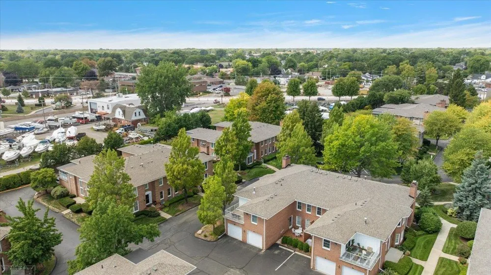 141 Windwood Pointe Road St Clair Shores City, MI 48080