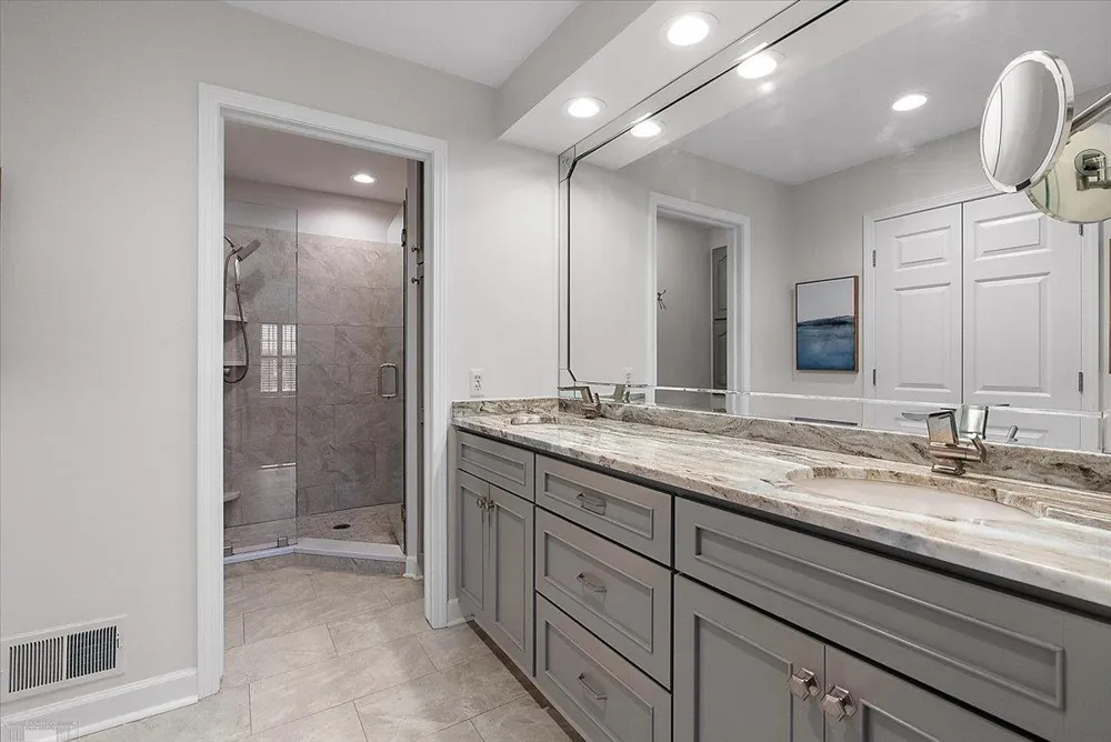 141 Windwood Pointe Road St Clair Shores City, MI 48080