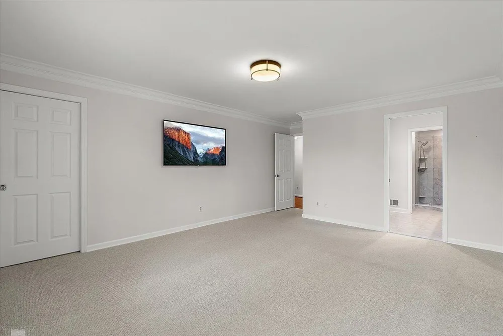 141 Windwood Pointe Road St Clair Shores City, MI 48080