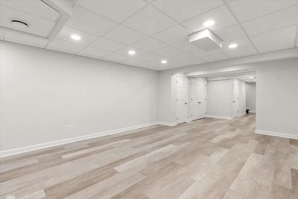 141 Windwood Pointe Road St Clair Shores City, MI 48080