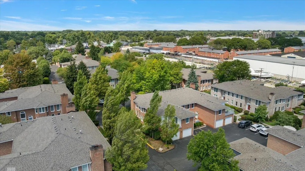 141 Windwood Pointe Road St Clair Shores City, MI 48080