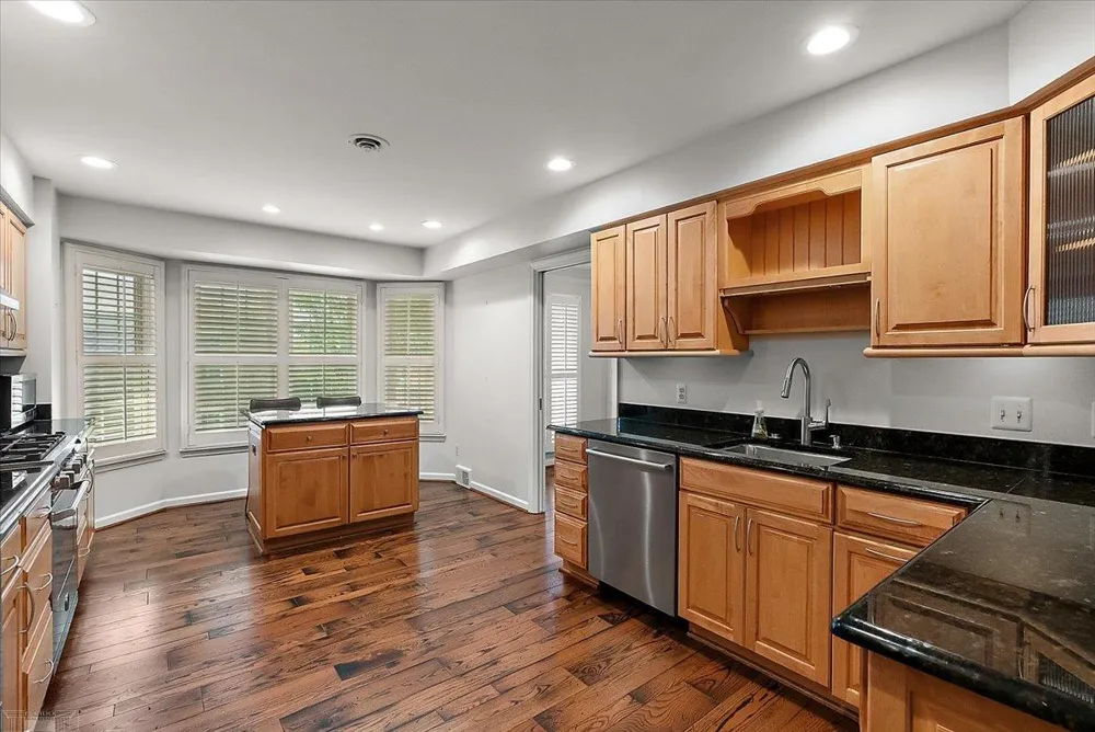 141 Windwood Pointe Road St Clair Shores City, MI 48080