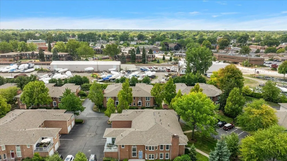 141 Windwood Pointe Road St Clair Shores City, MI 48080