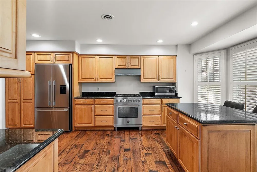 141 Windwood Pointe Road St Clair Shores City, MI 48080