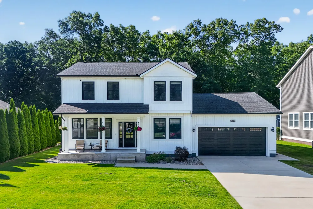 2525 Chestnut Trail Muskegon Charter Township, MI 49442
