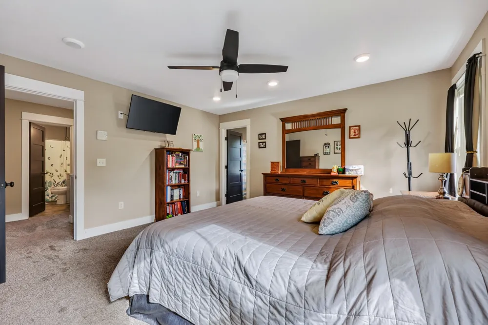 2525 Chestnut Trail Muskegon Charter Township, MI 49442