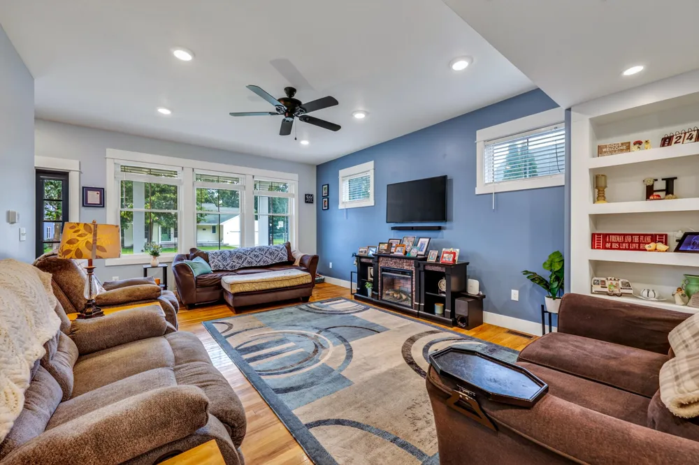2525 Chestnut Trail Muskegon Charter Township, MI 49442