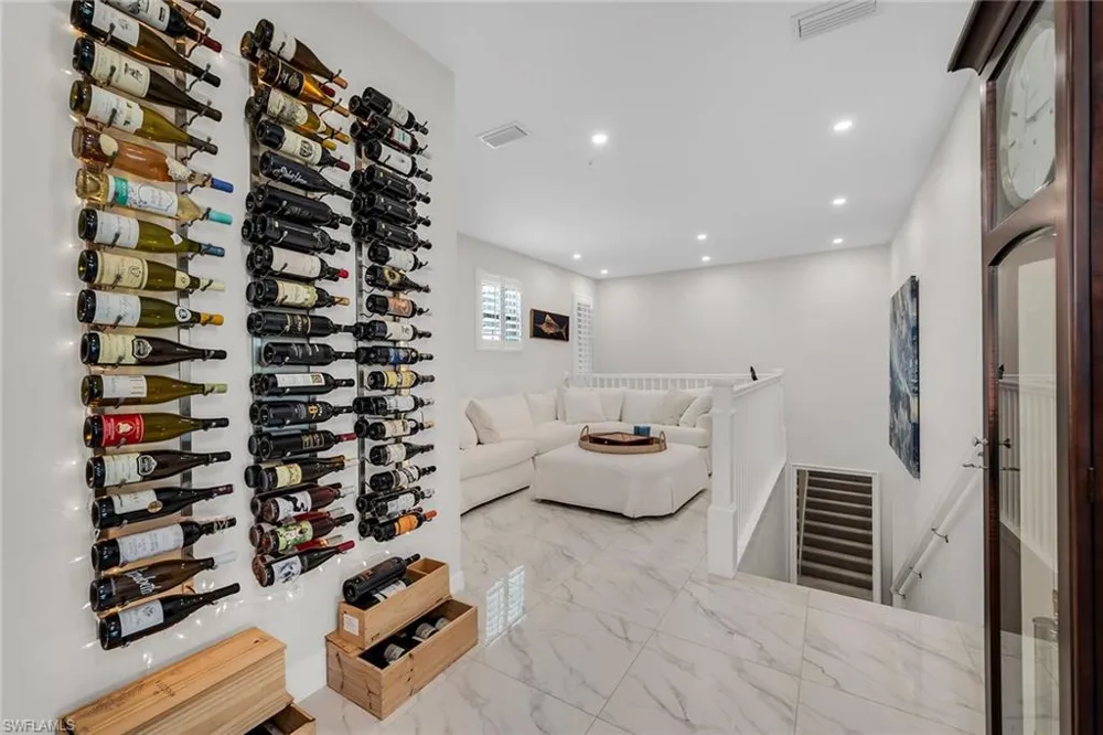 257 Indies Drive E #202 Naples, FL 34114
