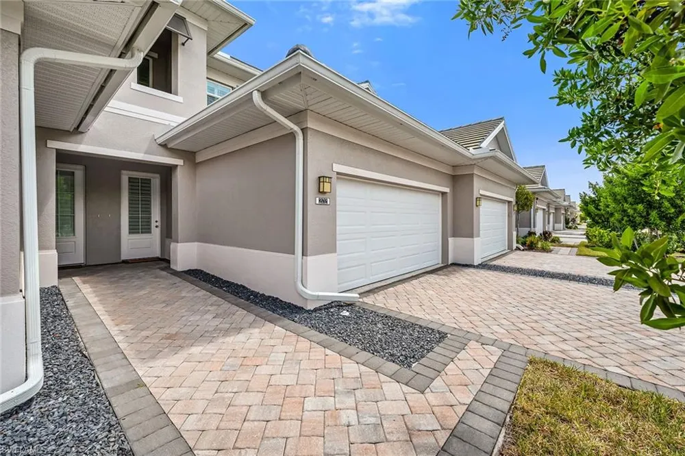 257 Indies Drive E #202 Naples, FL 34114