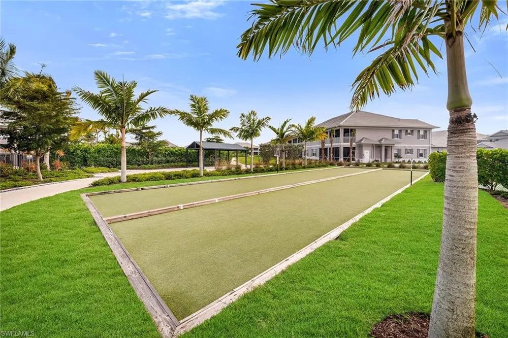 257 Indies Drive E #202 Naples, FL 34114