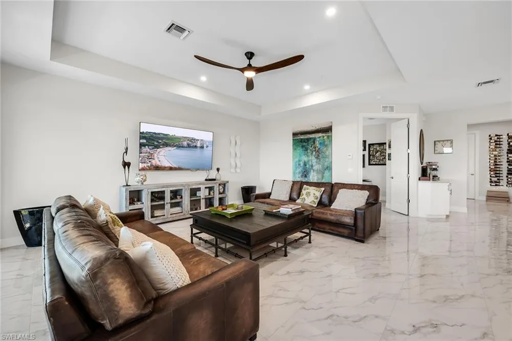 257 Indies Drive E #202 Naples, FL 34114
