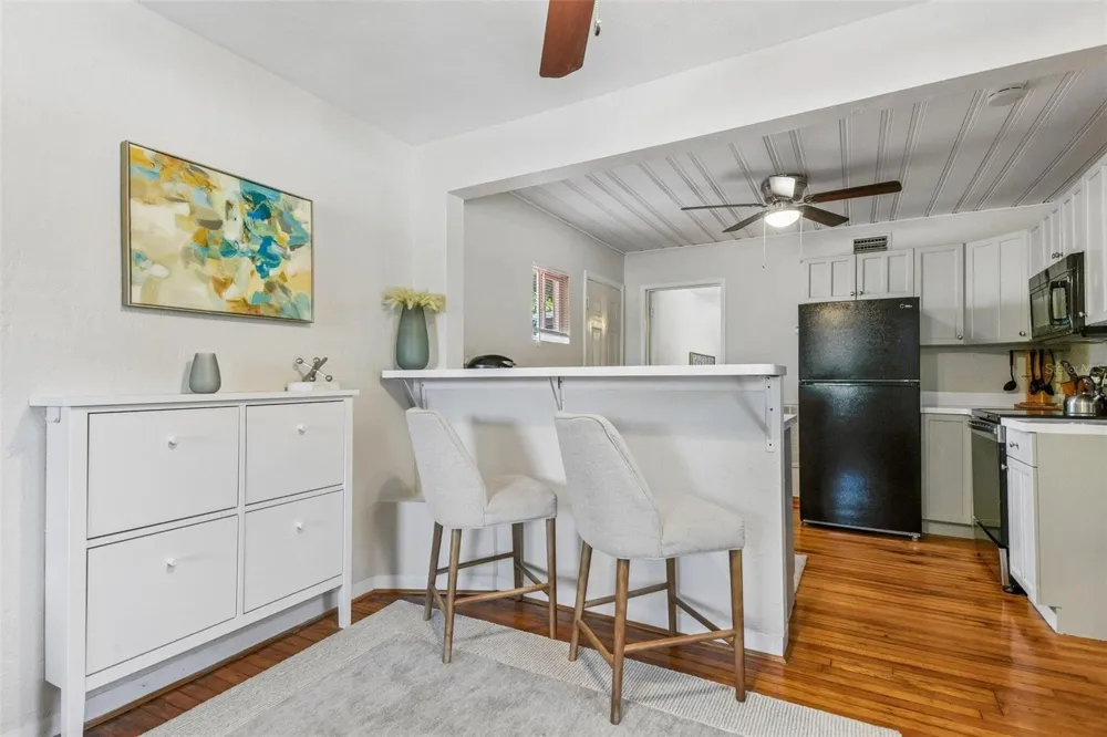 5762 2ND AVENUE St Petersburg, FL 33710