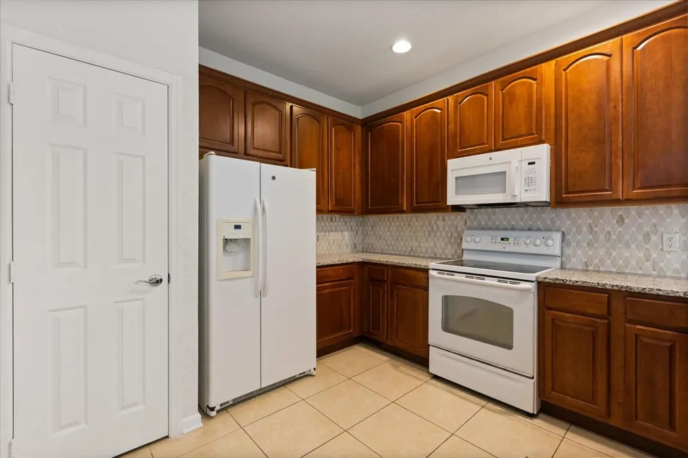 1335 SHALLCROSS AVENUE Orlando, FL 32828