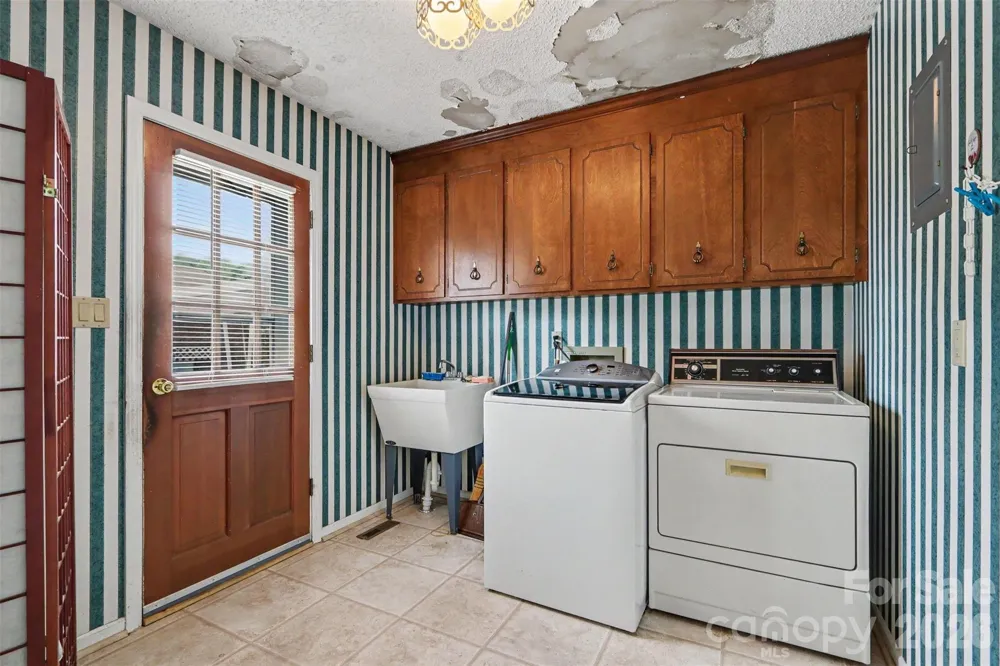 1018 Rembrandt Drive SW Concord, NC 28027