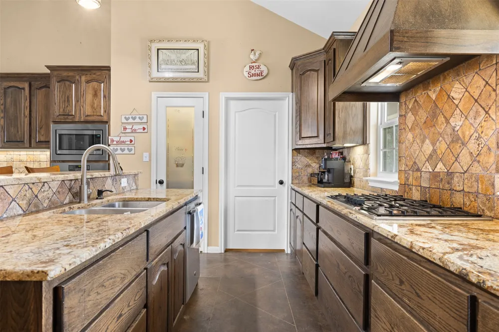 476 LCR 640 Groesbeck, TX 76642