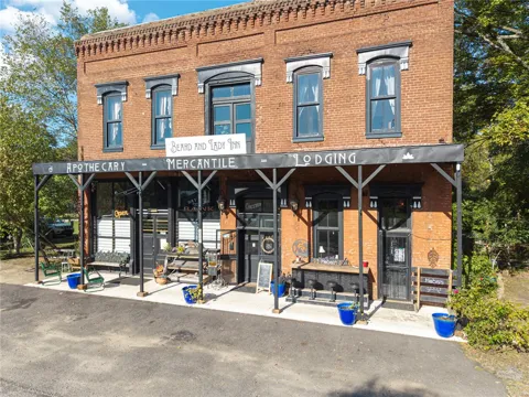 411 Front Avenue