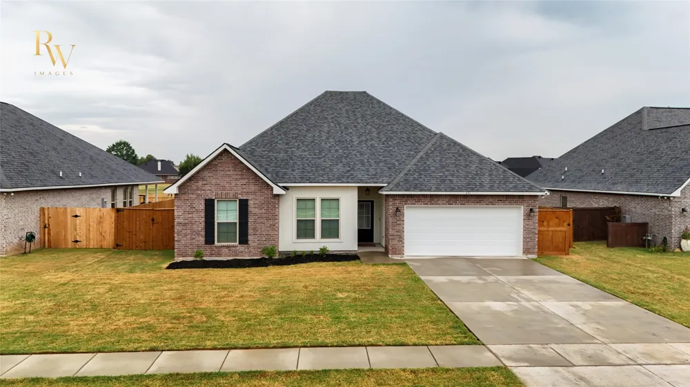 446 Blanchard Loop Bossier City, LA 71111