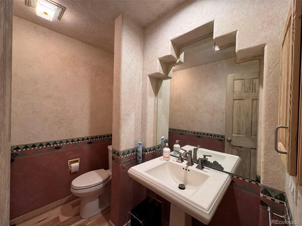 935 Castle Ridge Road Golden, CO 80401