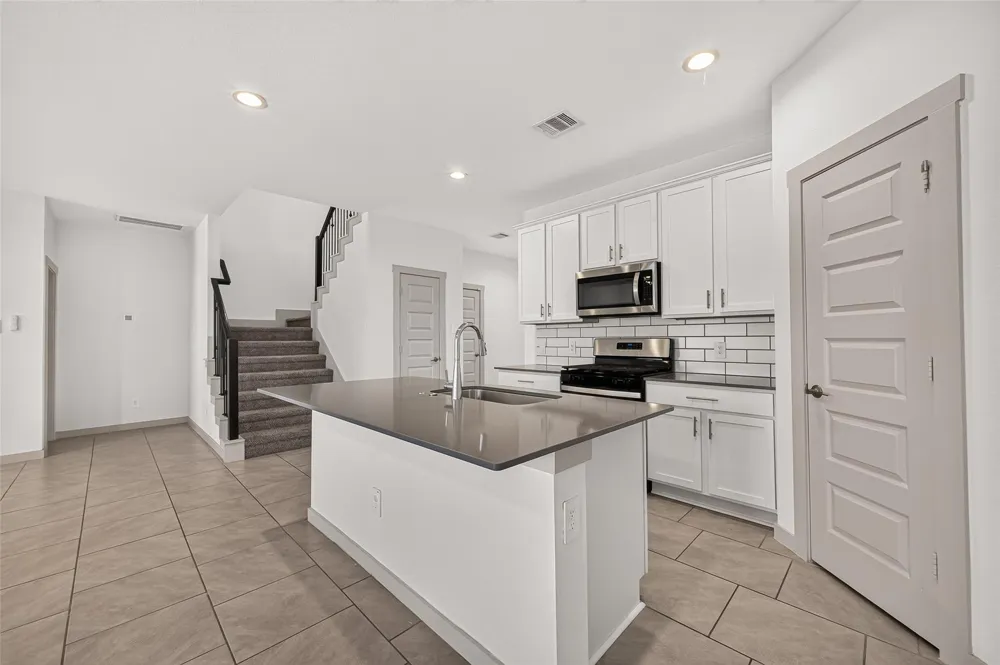 4015 Itzle Island Court Fulshear, TX 77494