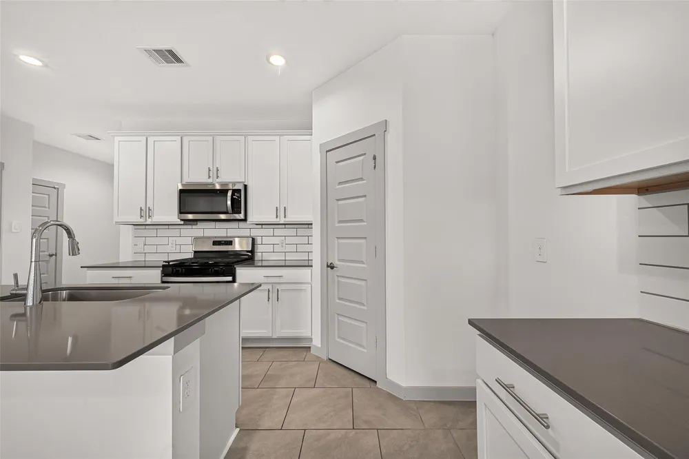 4015 Itzle Island Court Fulshear, TX 77494