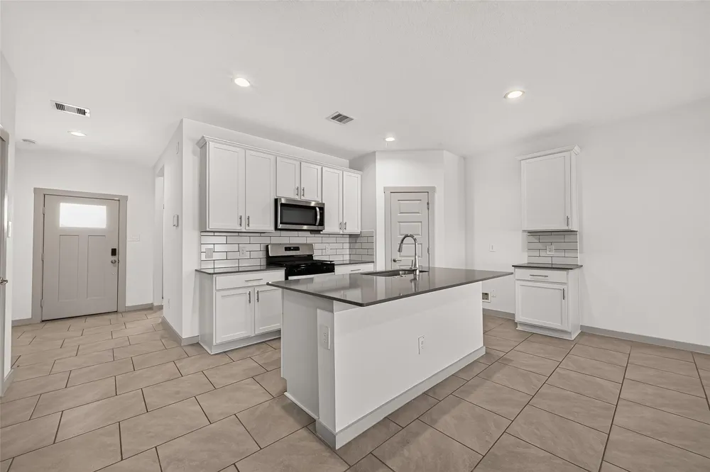 4015 Itzle Island Court Fulshear, TX 77494