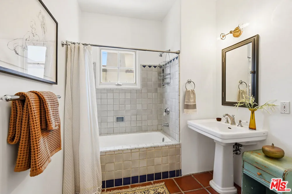 1414 Harper Avenue #10 Los Angeles, CA 90046