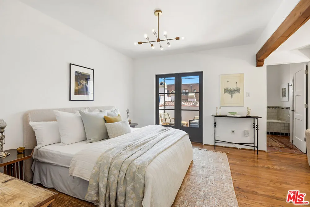 1414 Harper Avenue #10 Los Angeles, CA 90046
