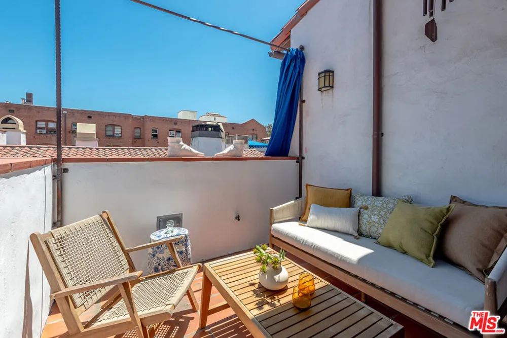 1414 Harper Avenue #10 Los Angeles, CA 90046
