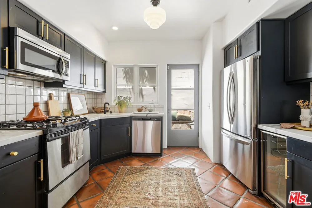 1414 Harper Avenue #10 Los Angeles, CA 90046