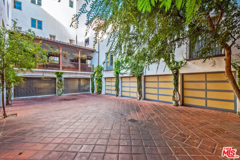 1414 Harper Avenue #10 Los Angeles, CA 90046
