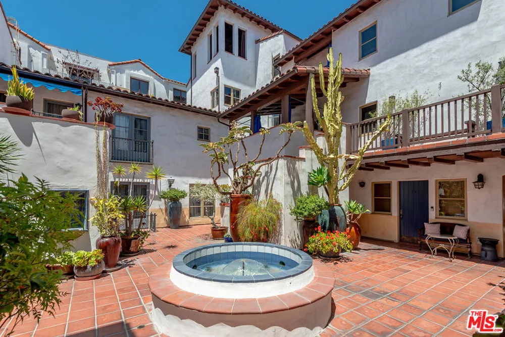 1414 Harper Avenue #10 Los Angeles, CA 90046