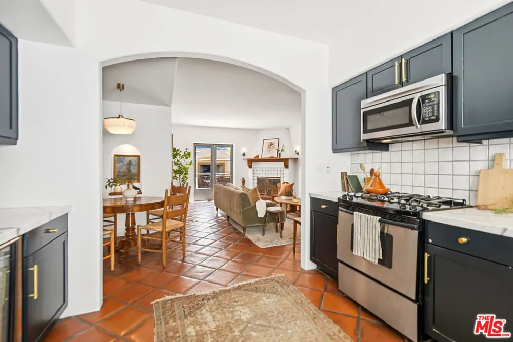 1414 Harper Avenue #10 Los Angeles, CA 90046