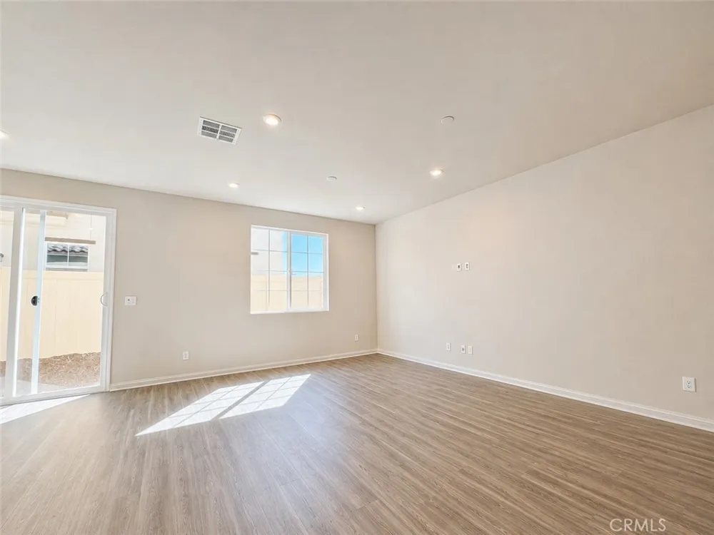 26835 James Menifee, CA 92585