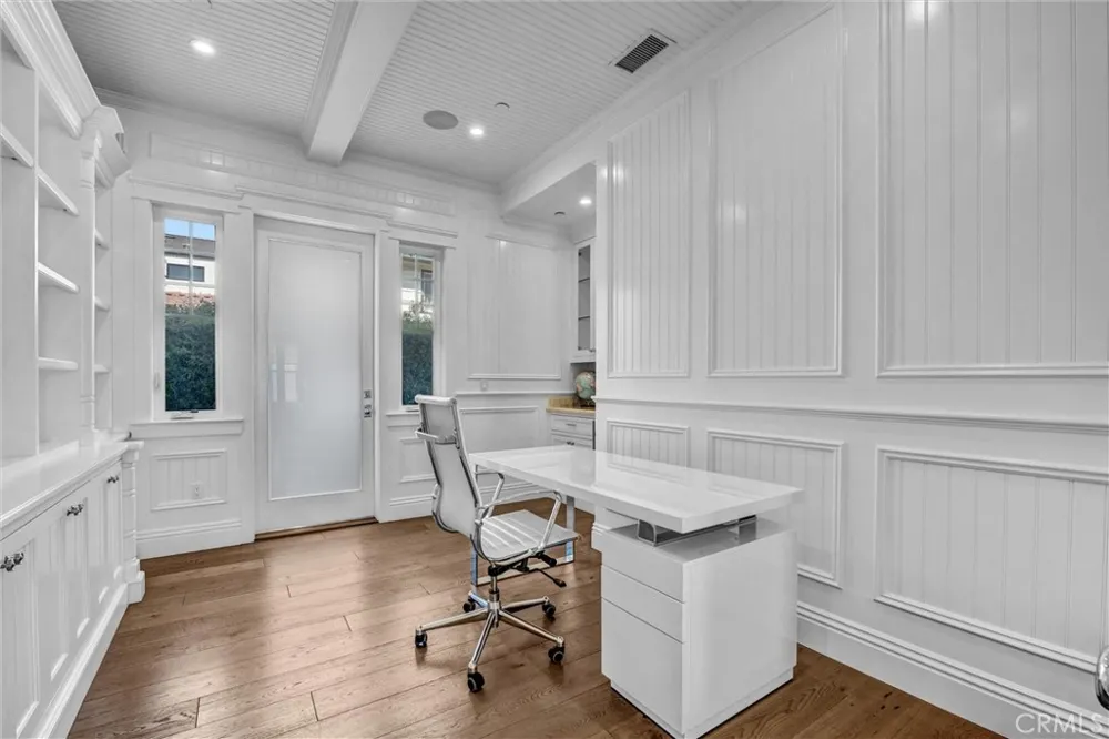15148 Greenleaf Sherman Oaks, CA 91403