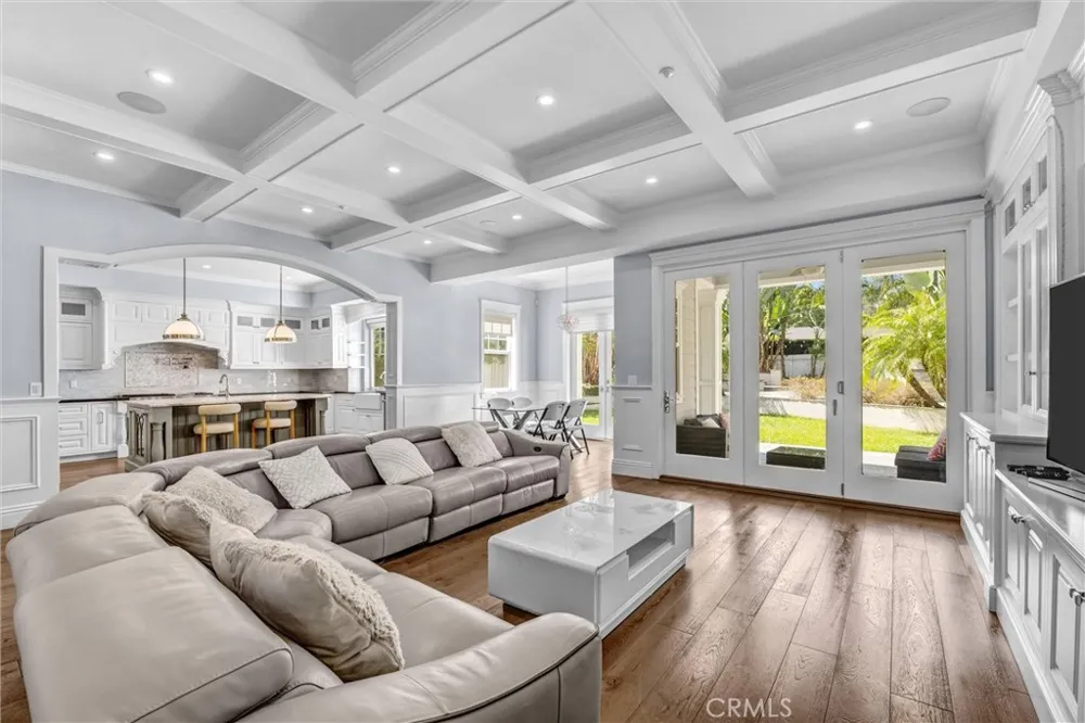 15148 Greenleaf Sherman Oaks, CA 91403