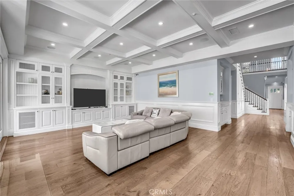 15148 Greenleaf Sherman Oaks, CA 91403