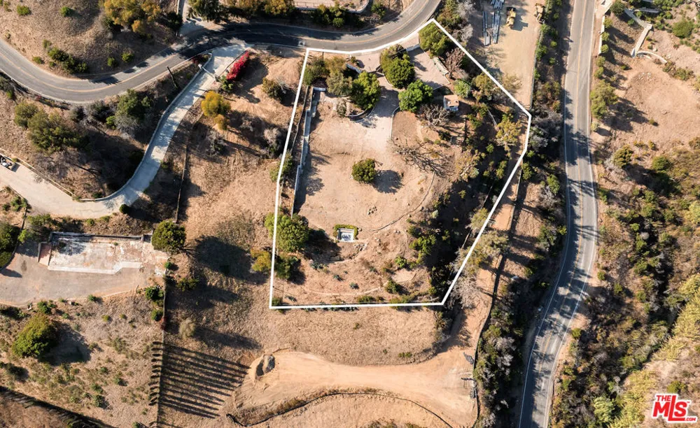 21930 Carbon Mesa Road Malibu, CA 90265
