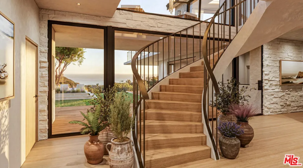 21930 Carbon Mesa Road Malibu, CA 90265