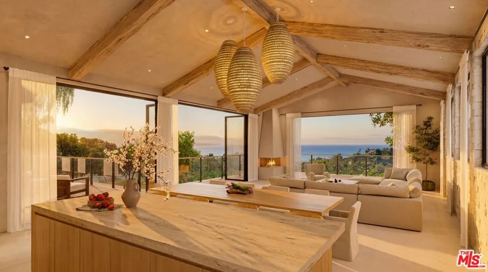 21930 Carbon Mesa Road Malibu, CA 90265