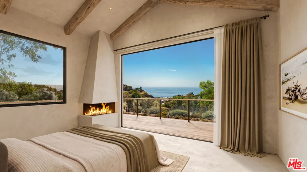 21930 Carbon Mesa Road Malibu, CA 90265
