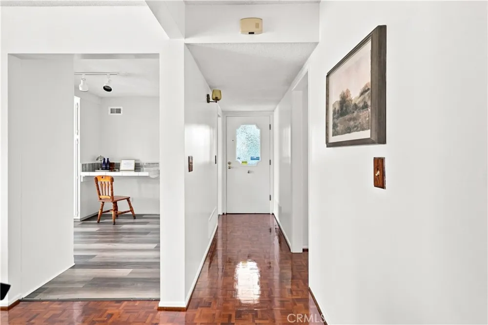 1913 Ripley Avenue Redondo Beach, CA 90278