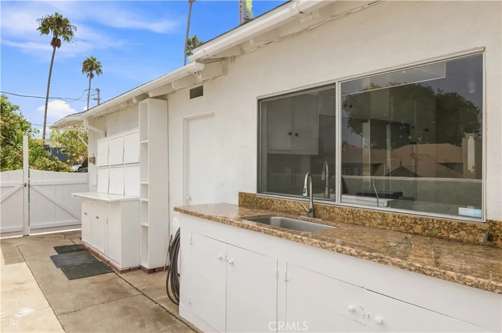 1913 Ripley Avenue Redondo Beach, CA 90278