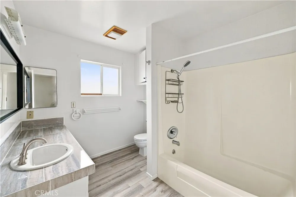 1913 Ripley Avenue Redondo Beach, CA 90278